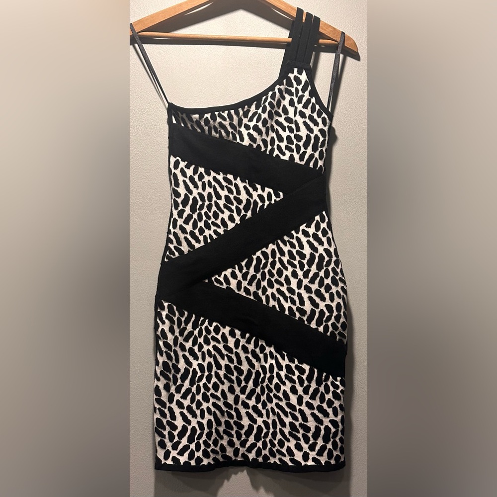 2b bebe One Shoulder Stretch Bodycon Dress Black & White Animal Print Size S